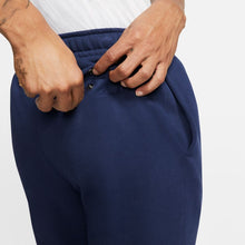 Load image into Gallery viewer, Men's Nike Sportswear Club Fleece Joggers