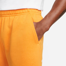 Load image into Gallery viewer, Men's Nike Sportswear Club Graphic Shorts