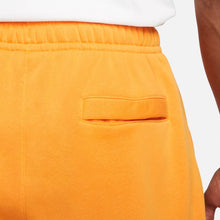 Load image into Gallery viewer, Men's Nike Sportswear Club Graphic Shorts