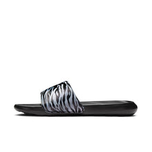 Load image into Gallery viewer, Women's Nike Victori One Print Slides