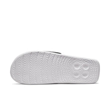 Load image into Gallery viewer, Men's Nike Air Max Cirro Slides "Black Metallic Silver"