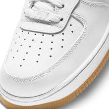 Load image into Gallery viewer, Men's Nike Air Force 1 '07 "White Gum Light Brown'