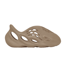 Load image into Gallery viewer, adidas Yeezy Foam RNNR Mist (Kids)