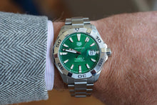 Load image into Gallery viewer, Tag Heuer Aquaracer Green Dial Watch for Men - WAY2015.BA0927