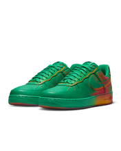 Load image into Gallery viewer, Men's Nike Air Force 1 Low “Stadium Green Laser Orange”